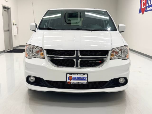 Used 2017 Dodge Grand Caravan SXT image 3