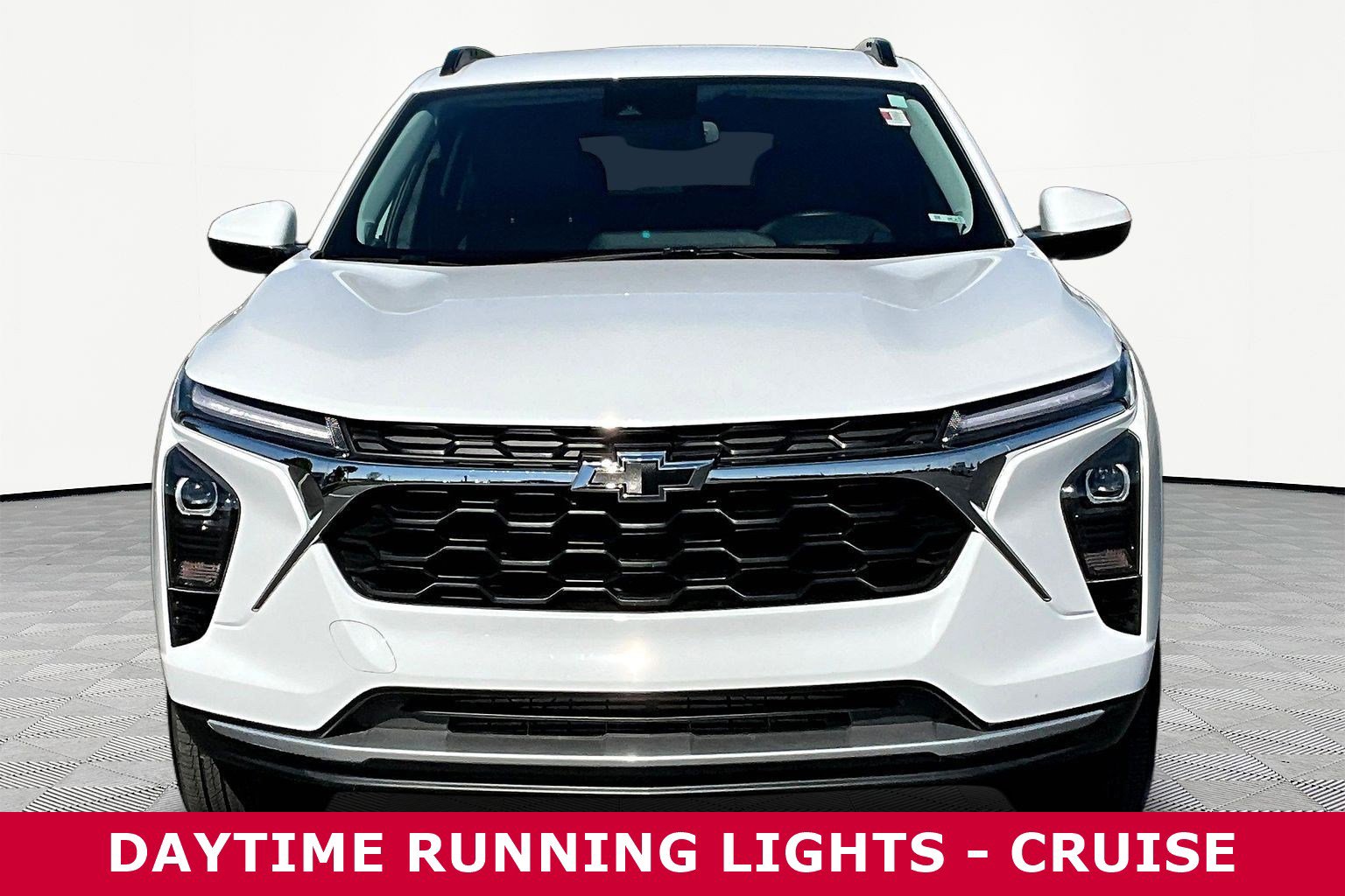 Used 2025 Chevrolet Trax LT w/ Driver Confidence Package image 2