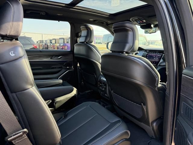 New 2025 Jeep Grand Cherokee L Overland w/ Advanced Protech Group III AWD/4WD image 6