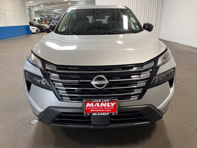 Used 2024 Nissan Rogue S AWD/4WD image 8