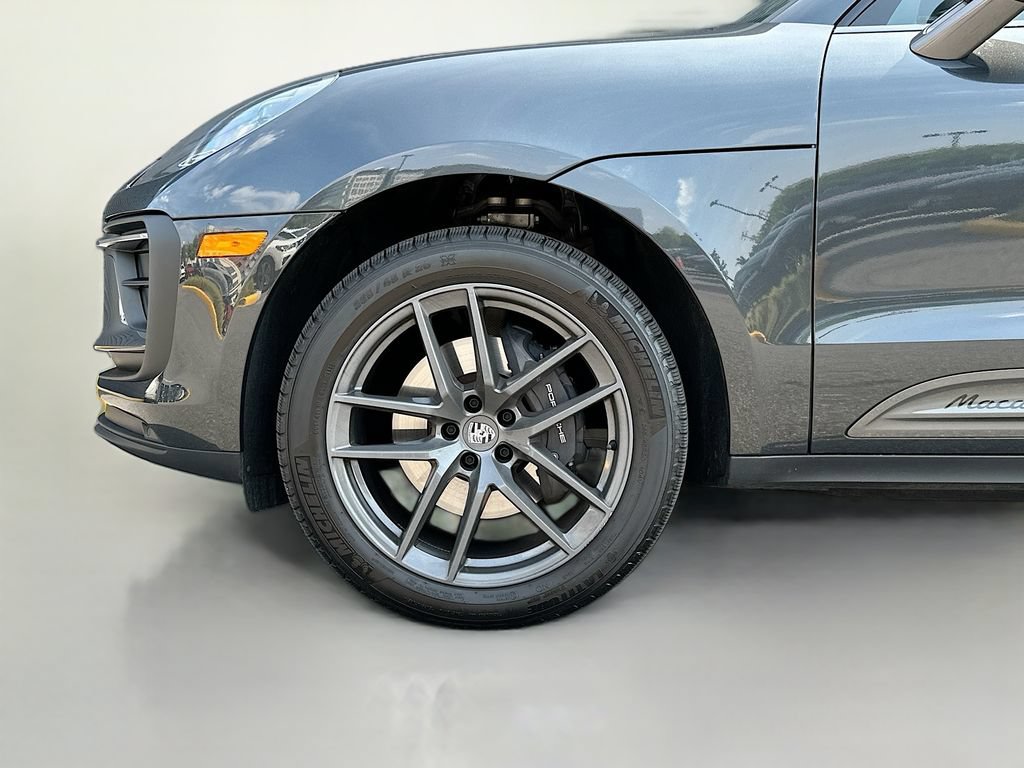 Certified 2026 Porsche Macan Turbo AWD/4WD image 33