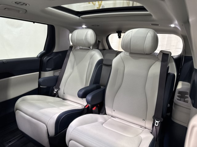Certified 2025 Kia Carnival SX Prestige FWD image 13