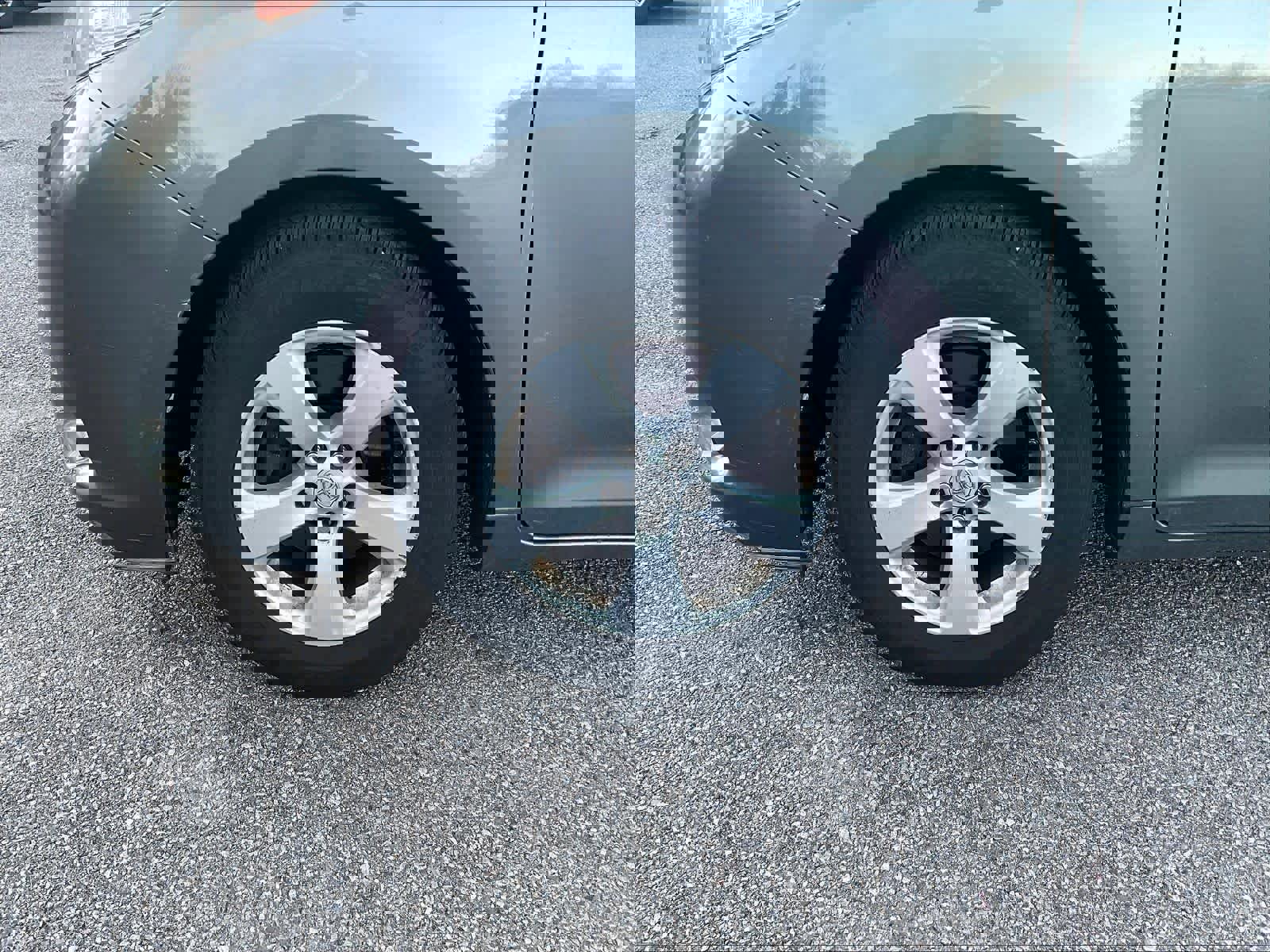 Used 2011 Toyota Sienna LE w/ Towing Pkg image 4