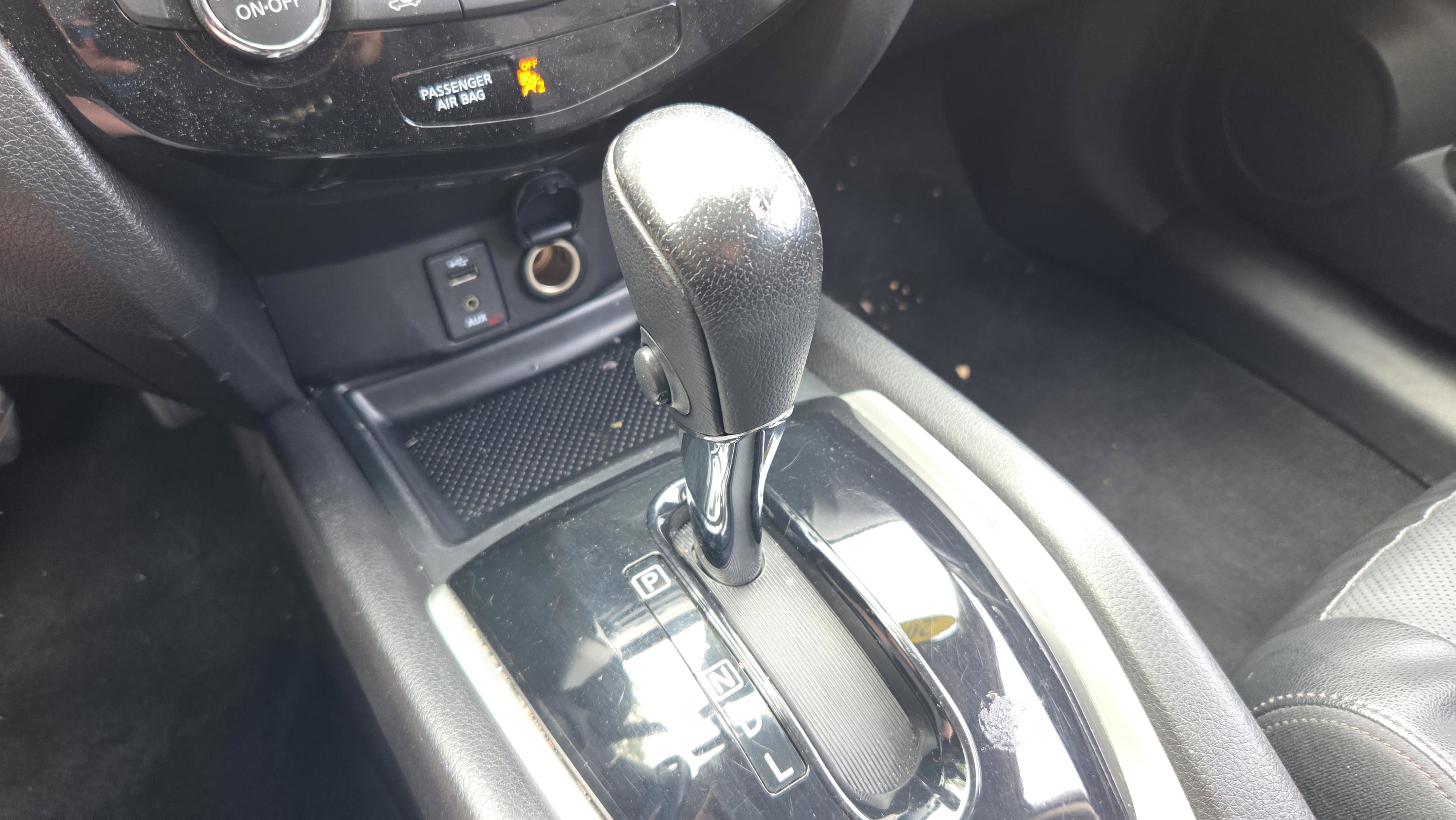 Used 2016 Nissan Rogue SL w/ SL Premium Package FWD image 21