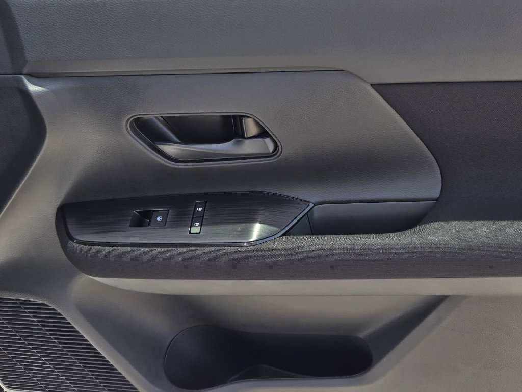New 2027 Nissan Kicks S FWD image 8