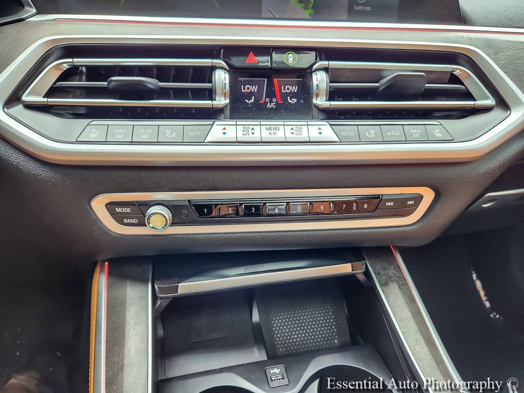 Used 2022 BMW X5 xDrive40i w/ Luxury Seating Package AWD/4WD image 14