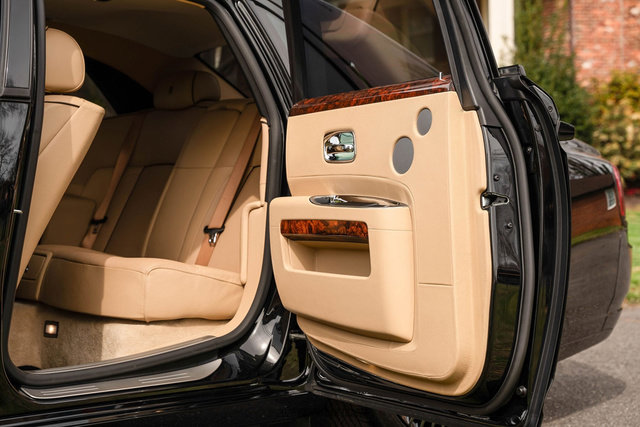 Used 2014 Rolls-Royce Ghost image 34