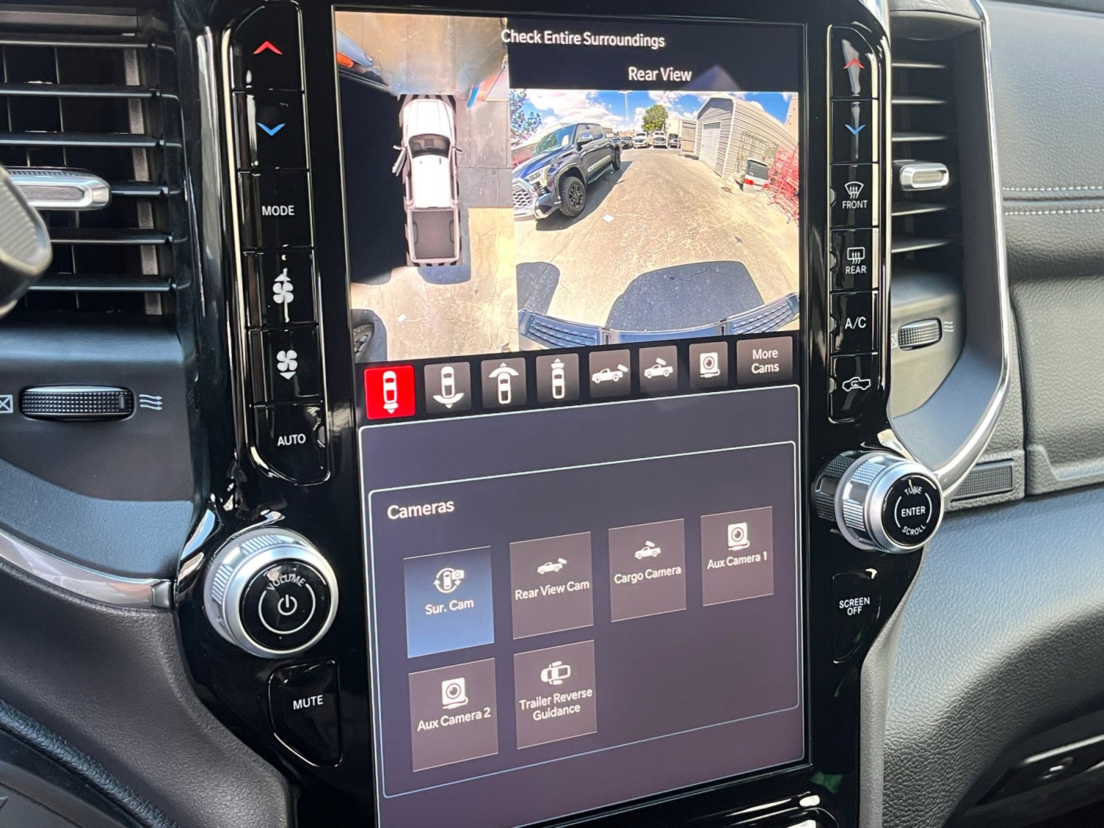 New 2025 RAM 2500 Laramie w/ Night Edition AWD/4WD image 22