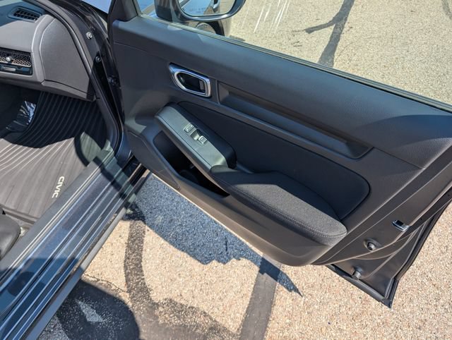 Used 2025 Honda Civic Sport image 4