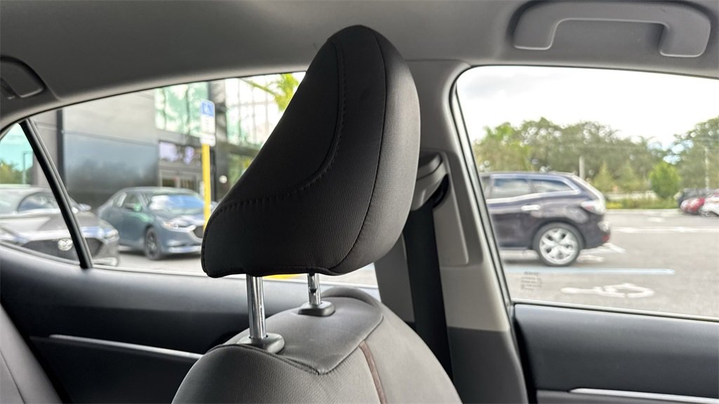 Used 2018 Toyota Camry L image 21