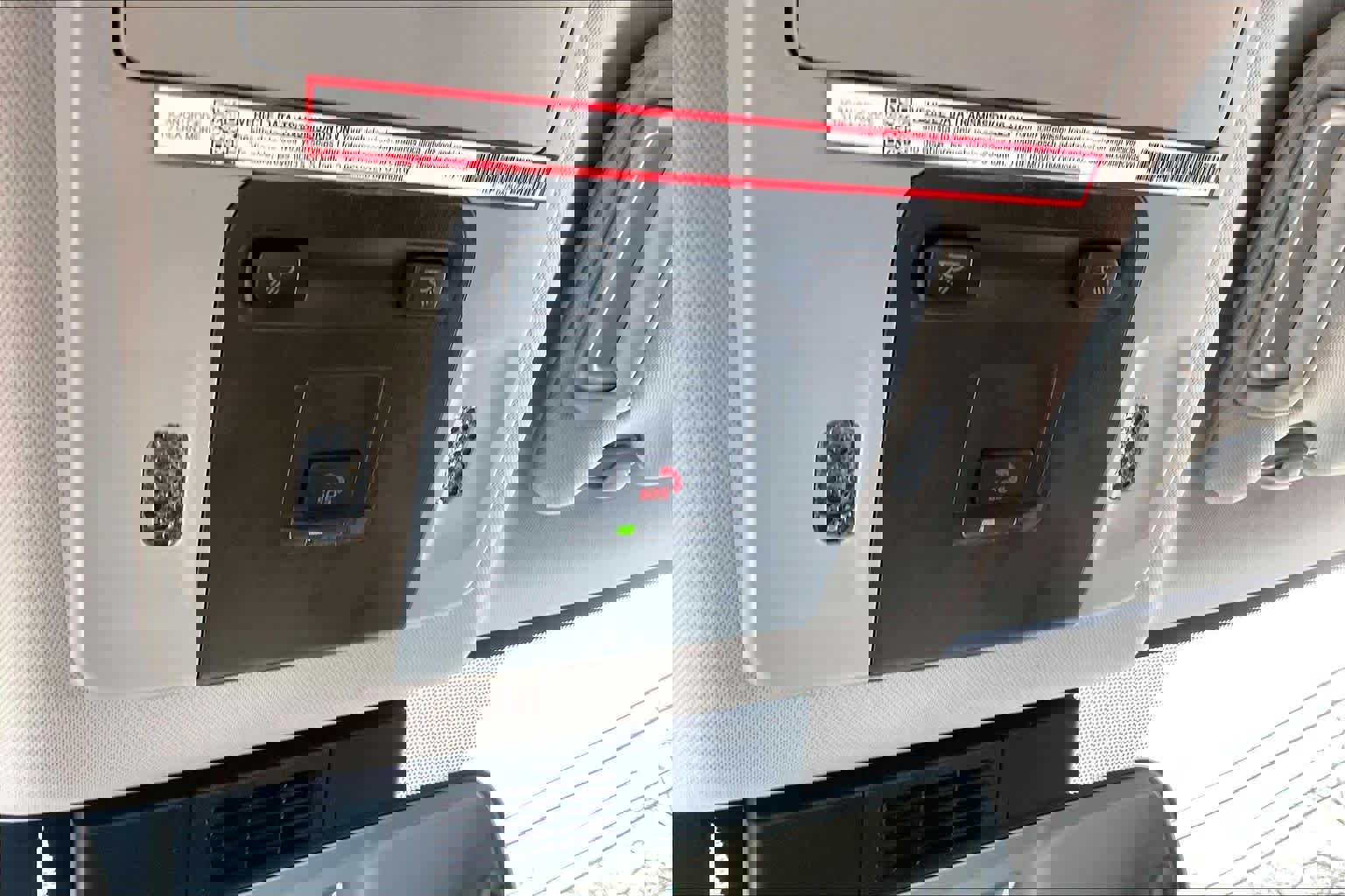 Used 2025 Toyota Camry LE w/ Convenience Package image 33