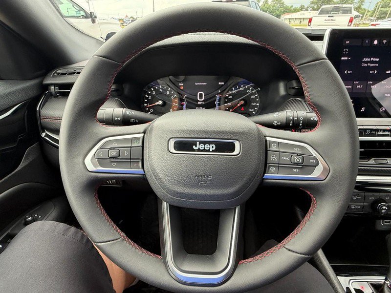 Used 2025 Jeep Compass Trailhawk AWD/4WD image 26