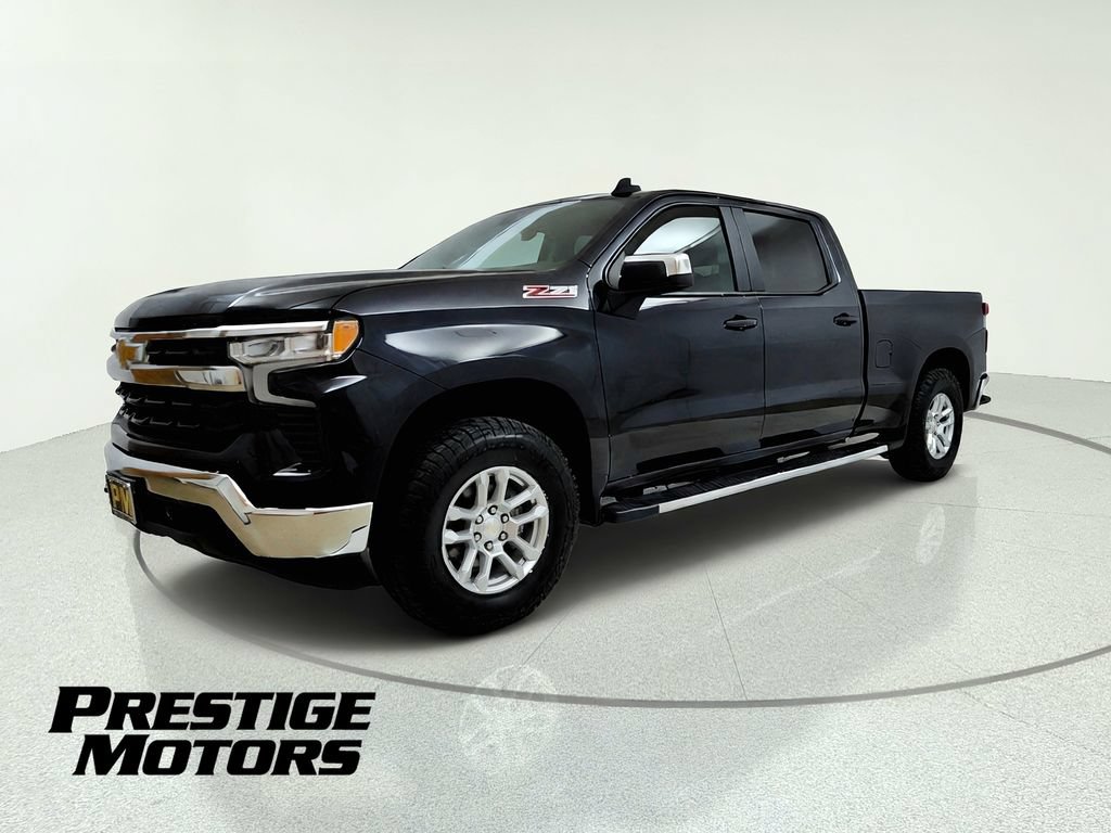 Used 2024 Chevrolet Silverado 1500 LT w/ Z71 Off-Road Package AWD/4WD image 3