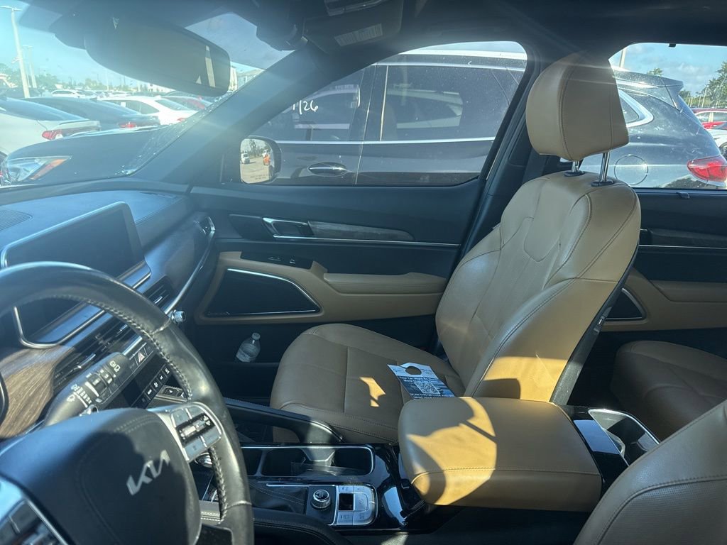 Certified 2022 Kia Telluride SX w/ Towing Package FWD image 9