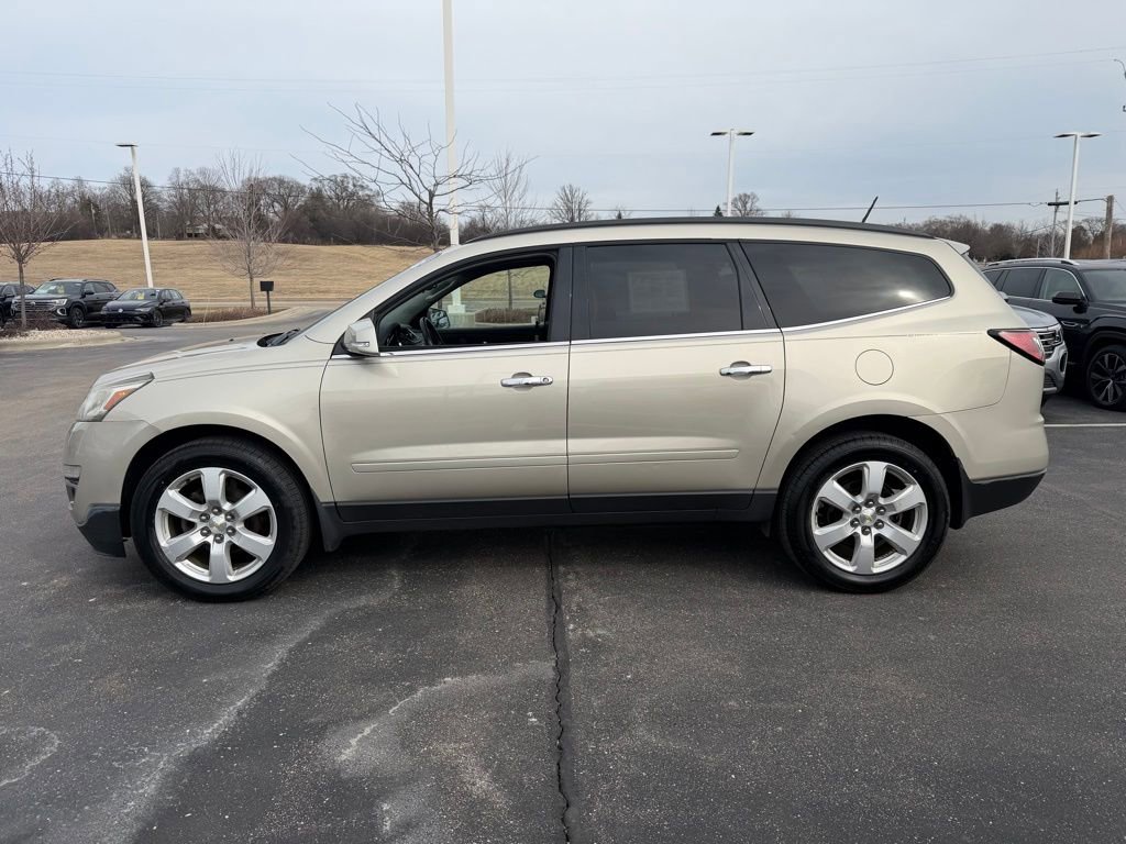 Used 2016 Chevrolet Traverse LT w/ Style and Technology Package image 5