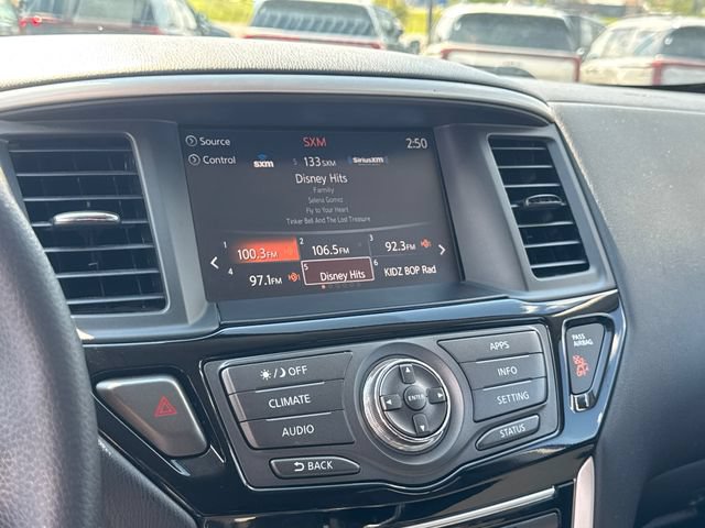 Used 2020 Nissan Pathfinder S FWD image 19