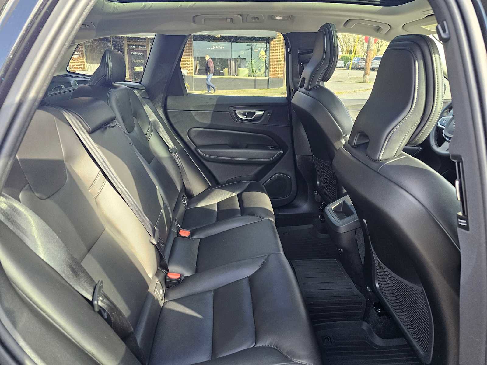 Used 2025 Volvo XC60 B5 Core w/ Protection Package Premier image 14