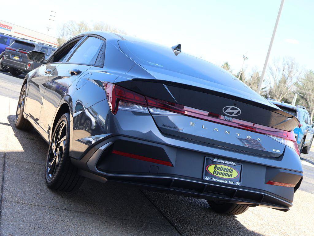 New 2026 Hyundai Elantra Sport image 4