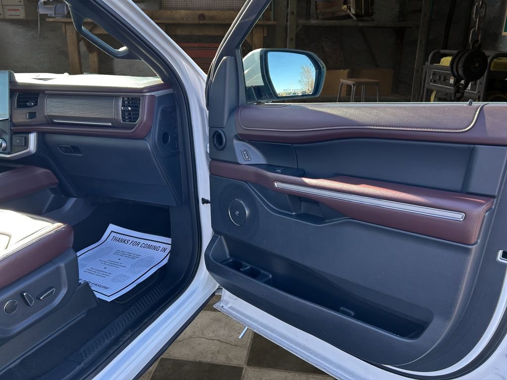 Used 2024 Ford Expedition Limited image 17