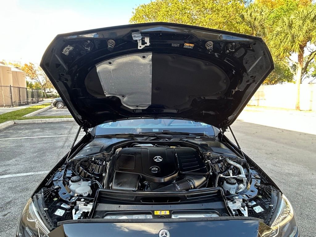 Used 2025 Mercedes-Benz C 300 Sedan image 29