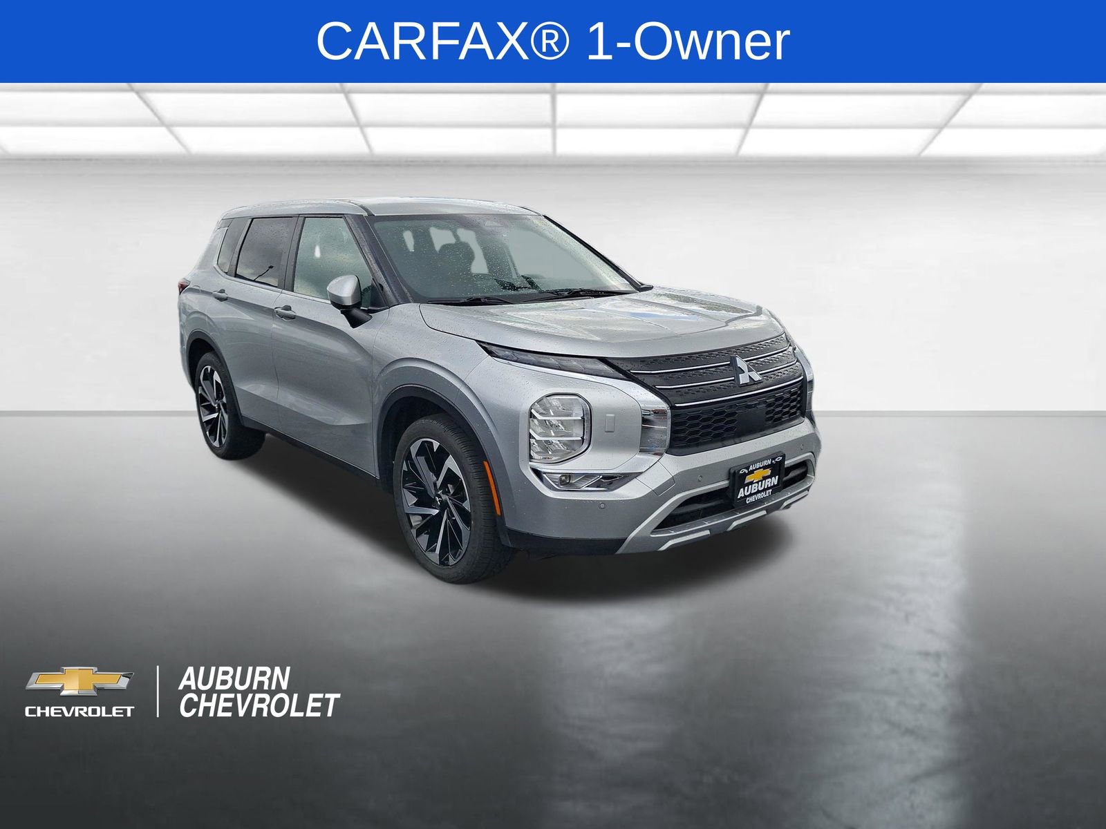 Used 2024 Mitsubishi Outlander SE AWD/4WD image 1
