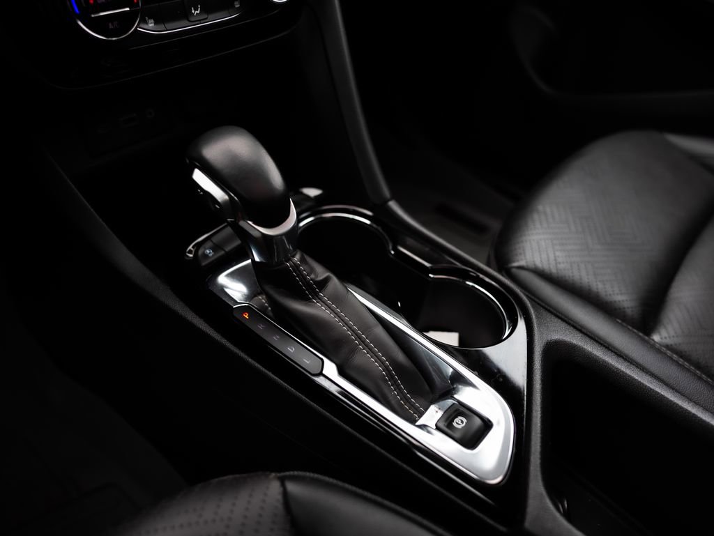 Used 2023 Buick Encore GX Essence w/ Experience Buick Package image 21