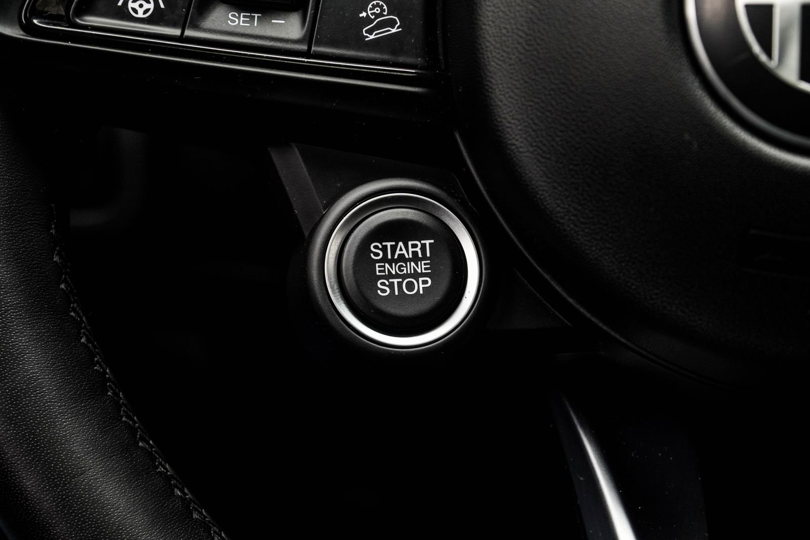 Used 2023 Alfa Romeo Stelvio Veloce AWD/4WD image 30