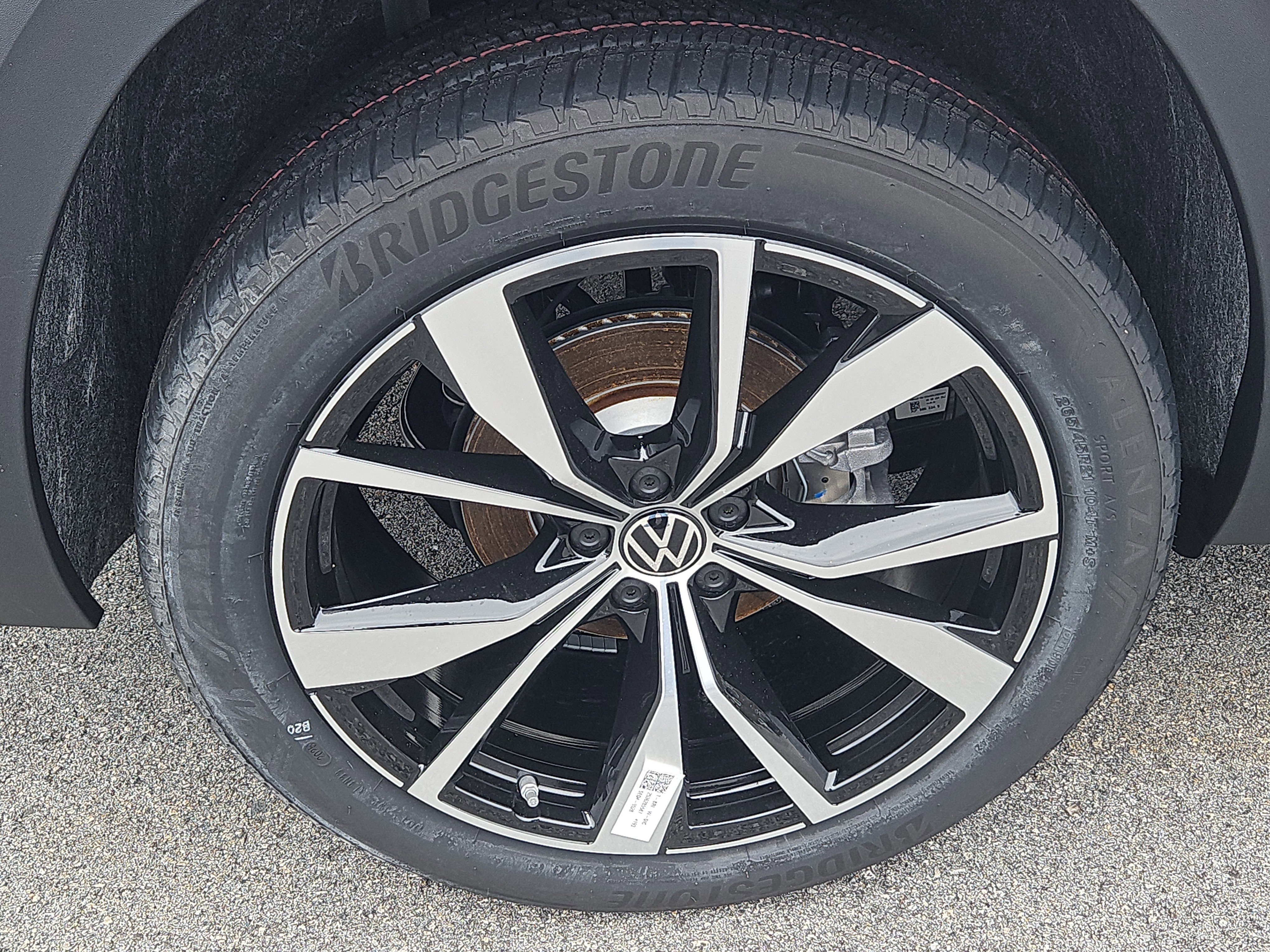 New 2026 Volkswagen Atlas SEL Premium R-Line image 3
