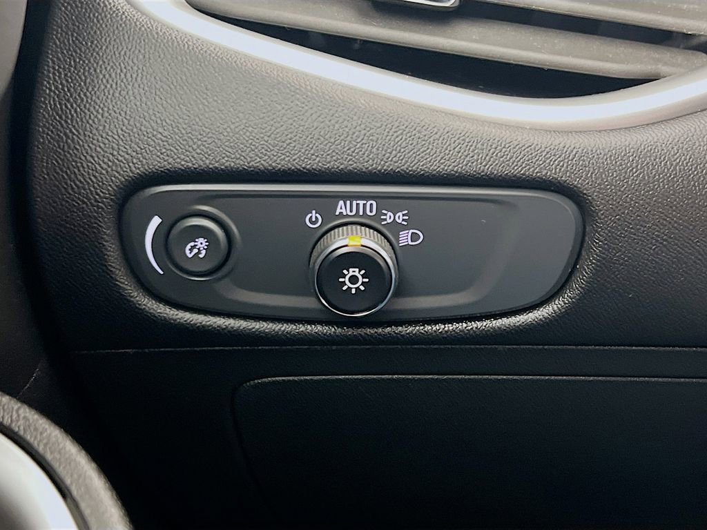 Used 2023 Chevrolet Malibu LS FWD image 32