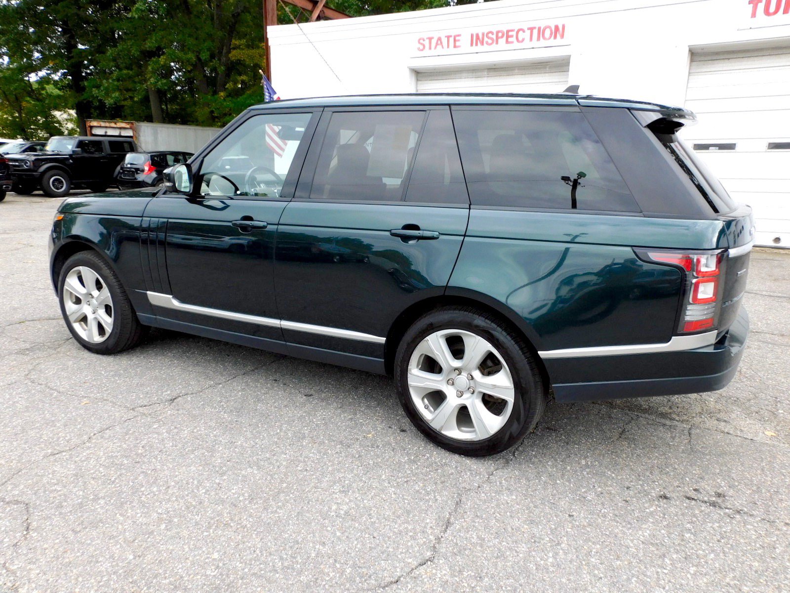 Used 2016 Land Rover Range Rover HSE AWD/4WD image 3