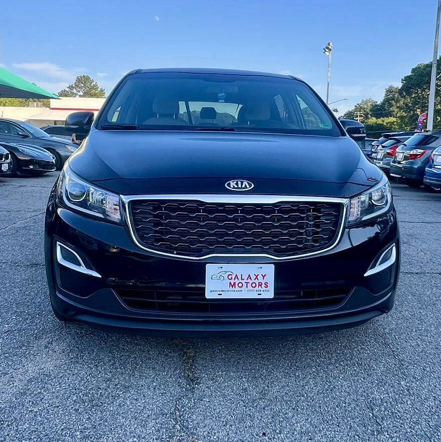 Used 2019 Kia Sedona LX image 2