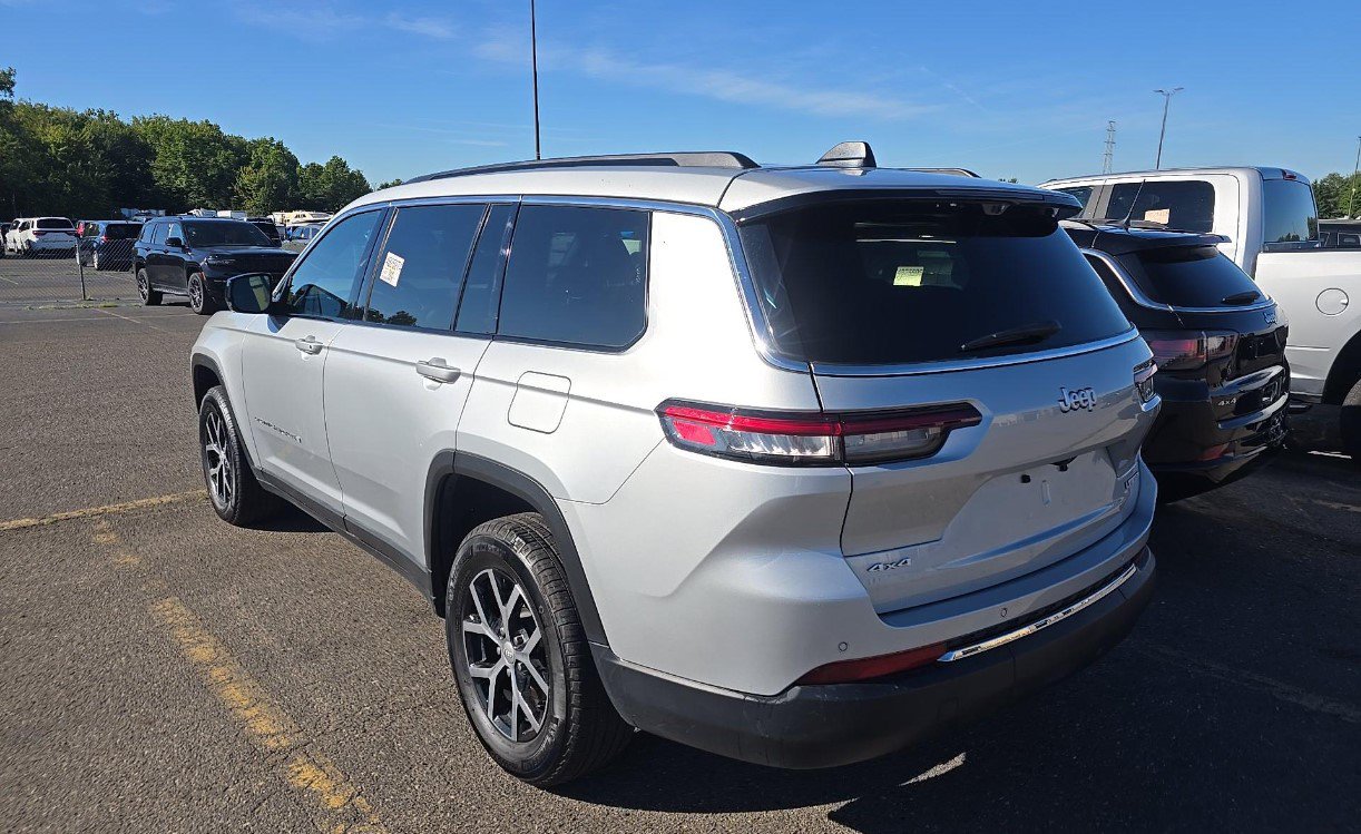 Used 2025 Jeep Grand Cherokee L Limited w/ Luxury Tech Group II AWD/4WD image 6