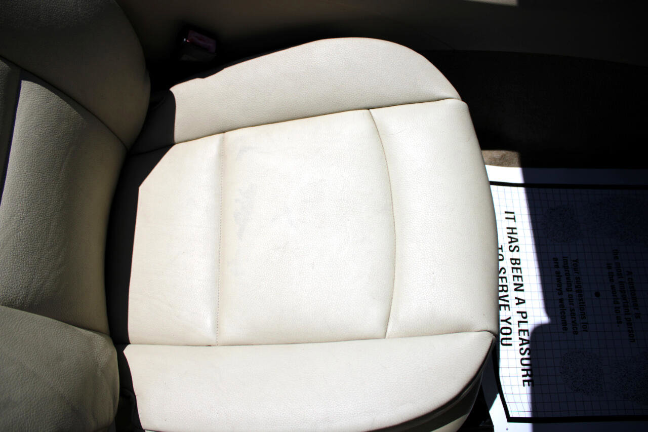 Used 2007 BMW 328i Convertible image 12