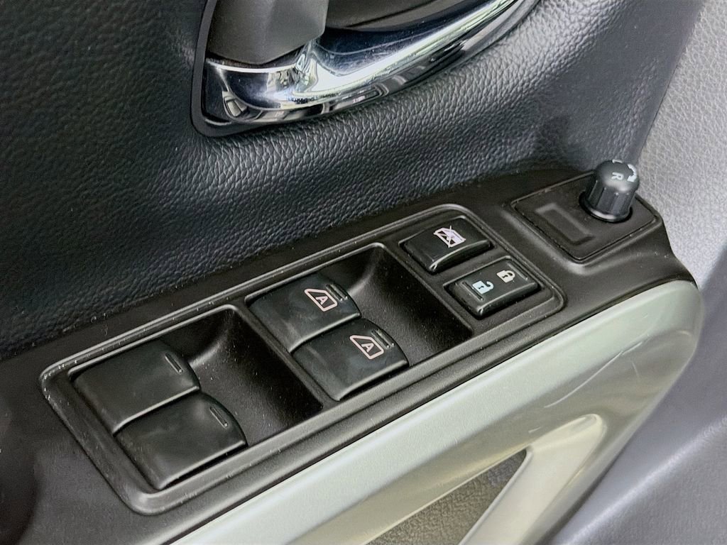 Used 2019 Nissan Titan PRO-4X w/ Pro-4x Convenience Package image 21