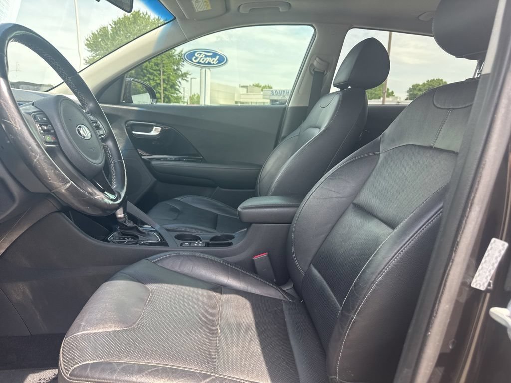 Used 2017 Kia Niro Touring w/ Advanced Technology Package FWD image 8