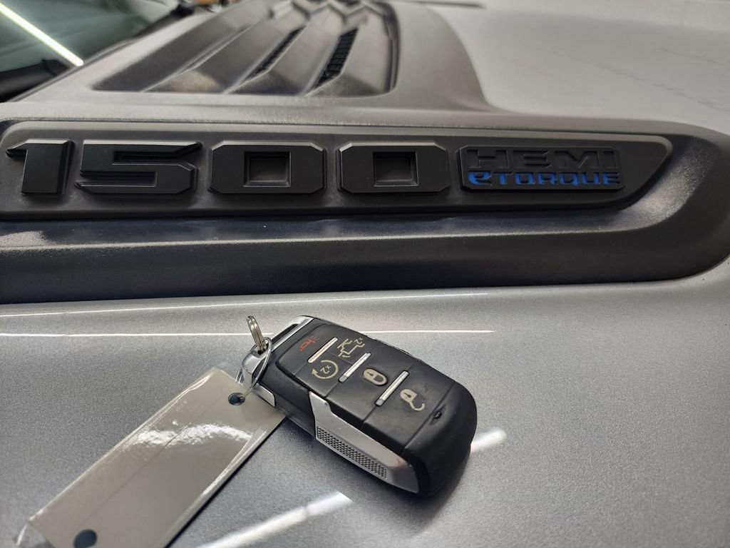 Used 2023 RAM 1500 Laramie AWD/4WD image 40