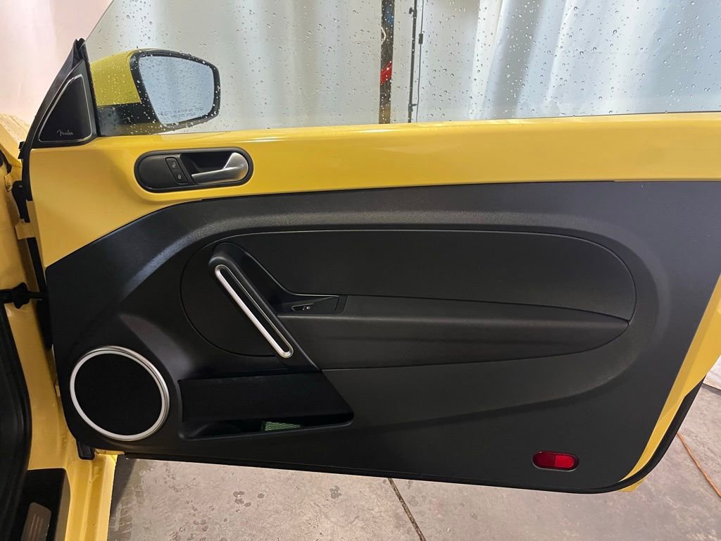 Used 2012 Volkswagen Beetle 2.5 FWD image 9