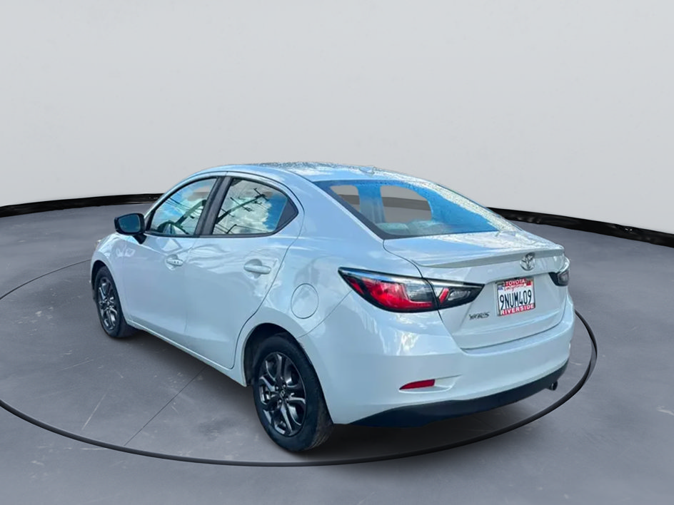Used 2019 Toyota Yaris LE FWD image 4