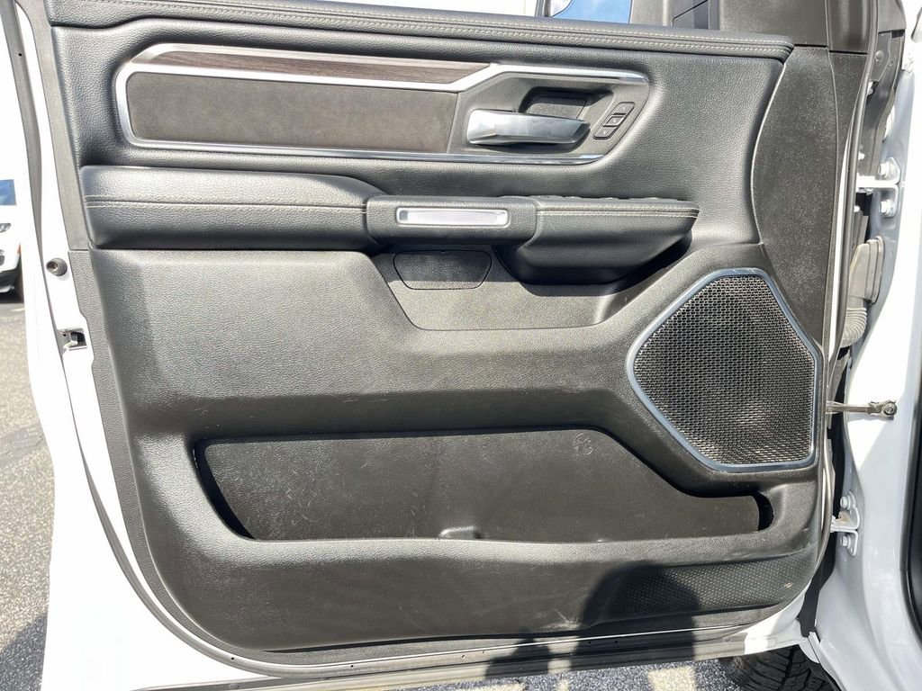 Used 2025 RAM 1500 Laramie image 12