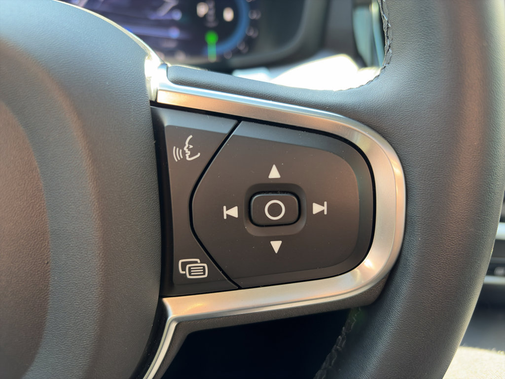 Used 2024 Volvo S60 B5 Core w/ Climate Package image 23