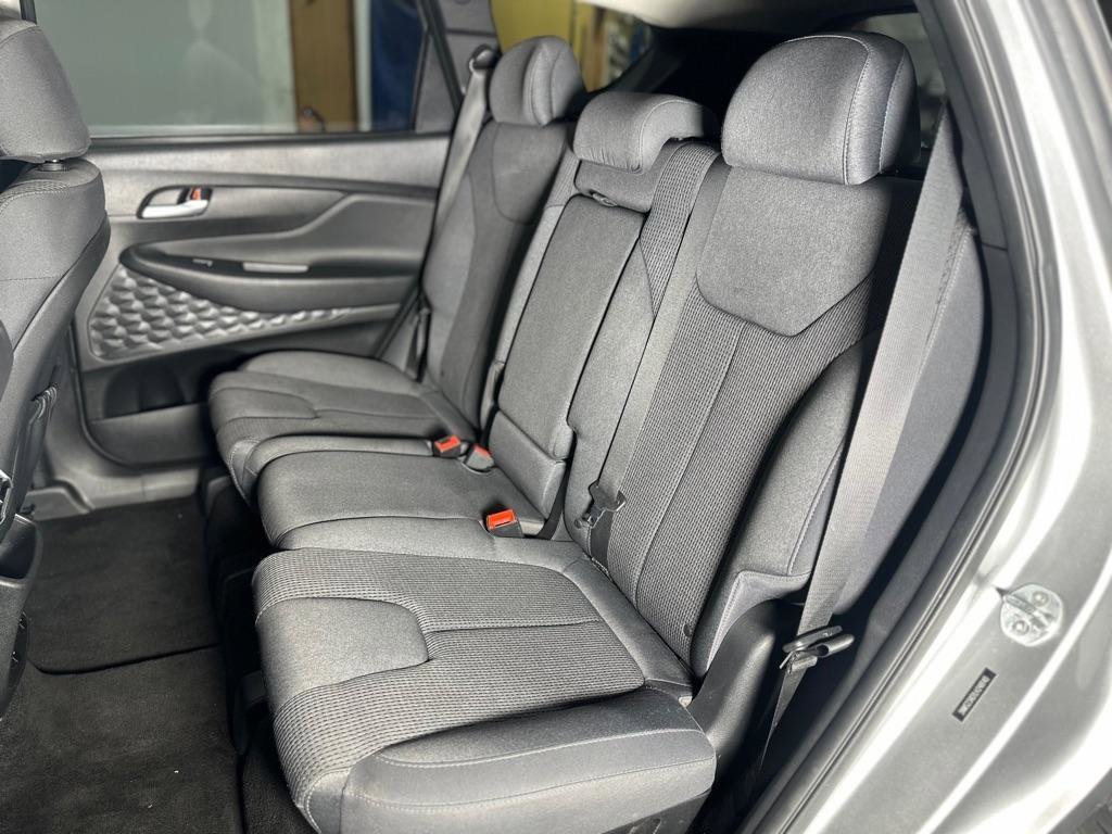 Used 2020 Hyundai Santa Fe SE FWD image 25