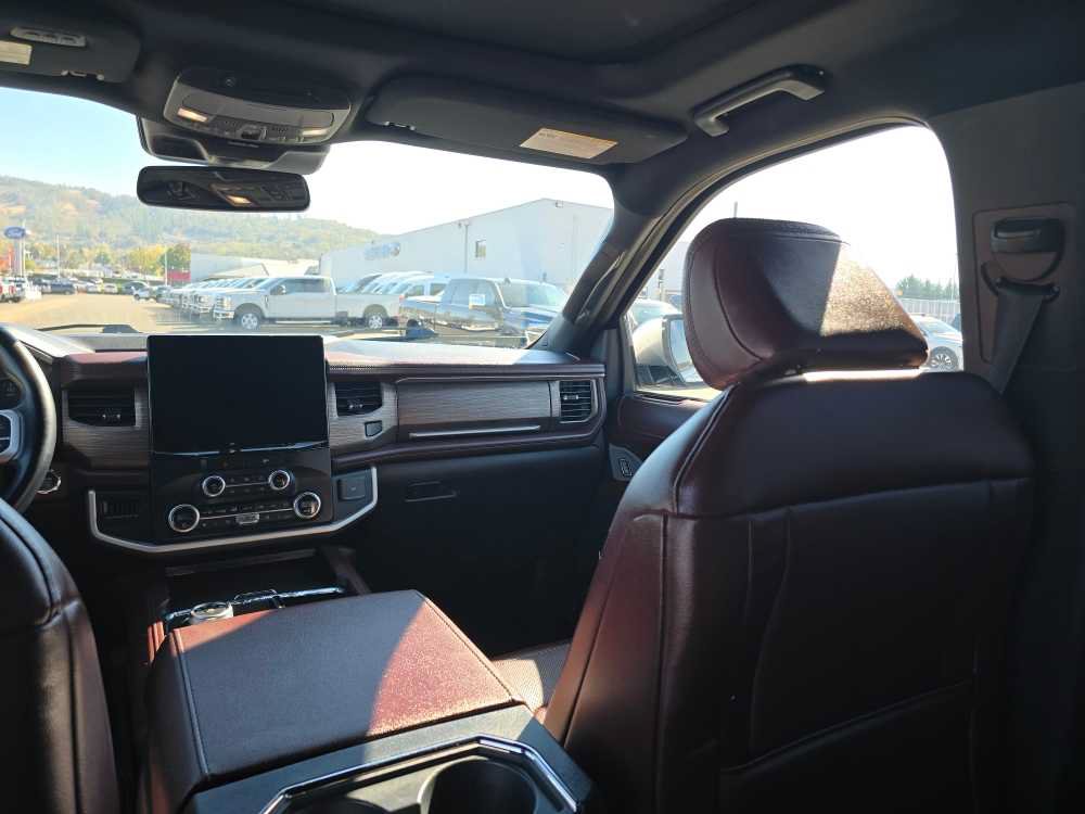 Used 2022 Ford Expedition Limited AWD/4WD image 14