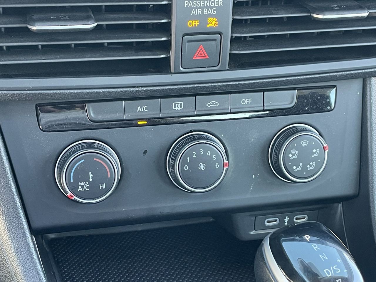 Used 2024 Volkswagen Jetta S image 27