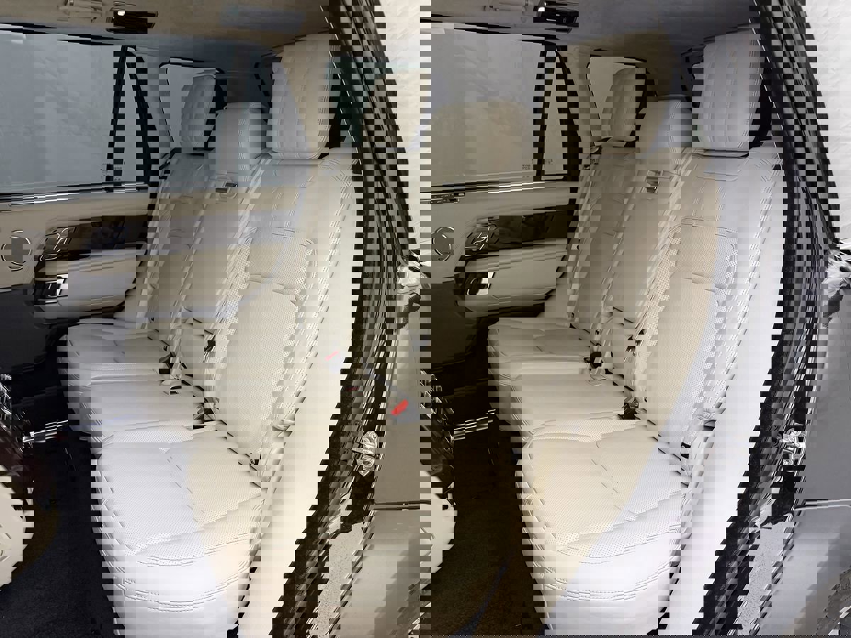 Used 2021 Land Rover Range Rover P525 Westminster Edition LWB image 43