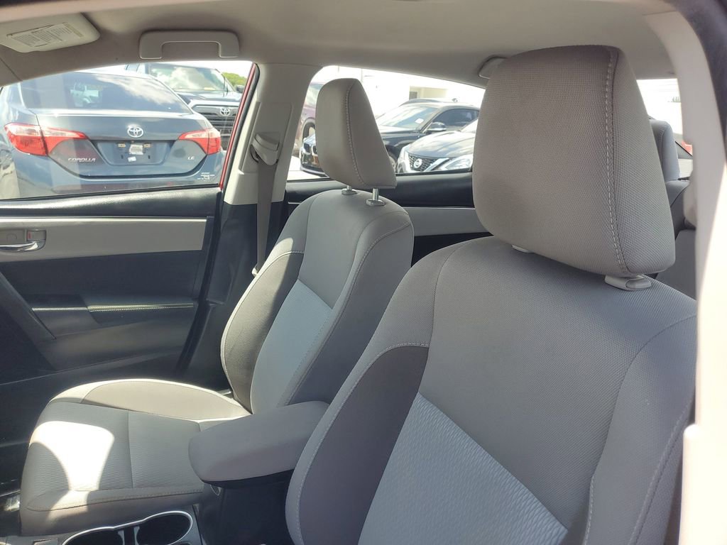Used 2018 Toyota Corolla LE FWD image 15