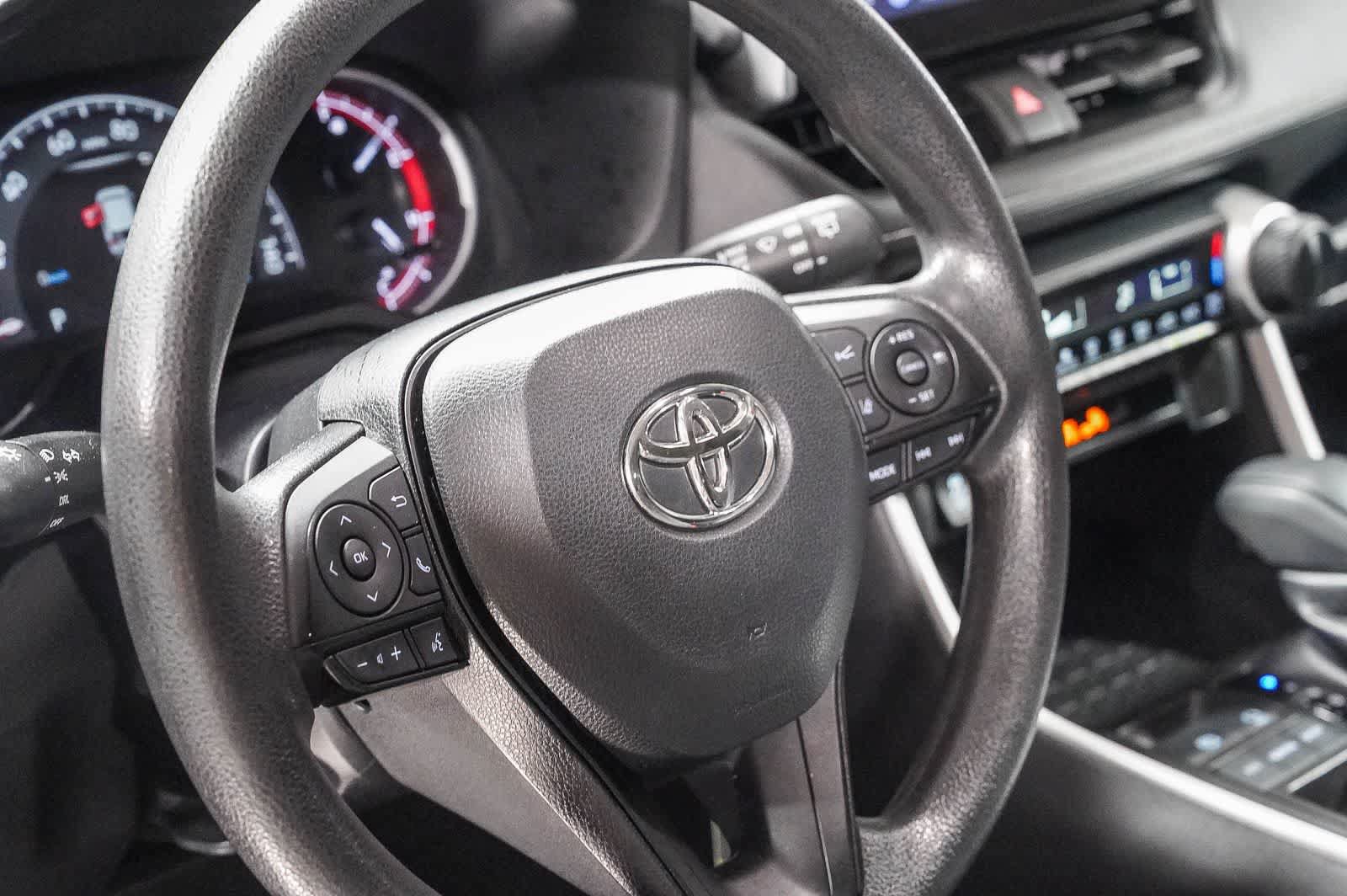 Certified 2023 Toyota RAV4 LE FWD image 21