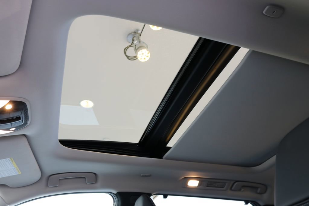 Certified 2025 INFINITI QX60 Luxe w/ Vision Package image 18