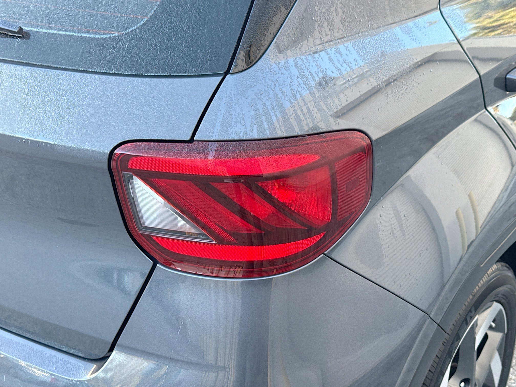 Used 2023 Hyundai Venue SEL image 25