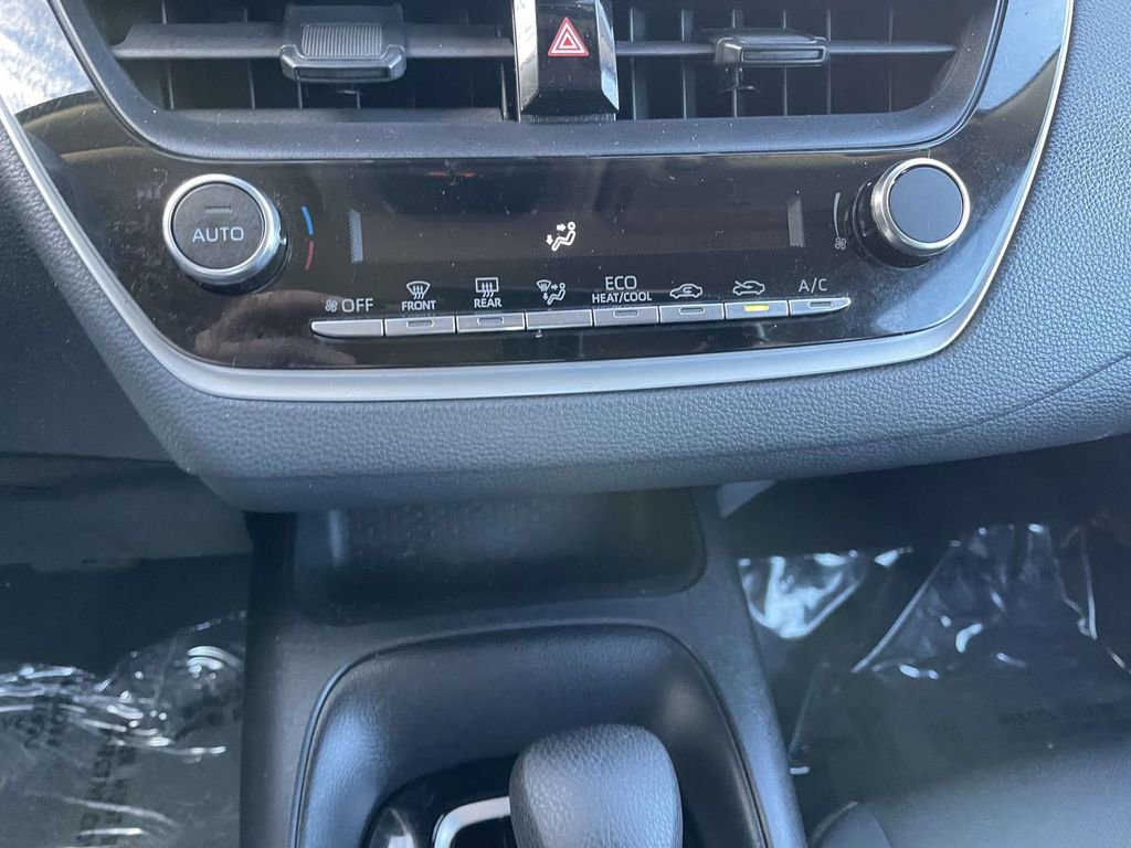 Used 2023 Toyota Corolla LE image 39