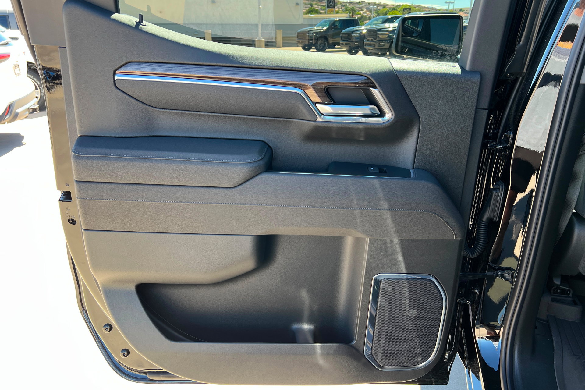 New 2026 Chevrolet Silverado 1500 LT w/ Z71 Off-Road Package AWD/4WD image 19